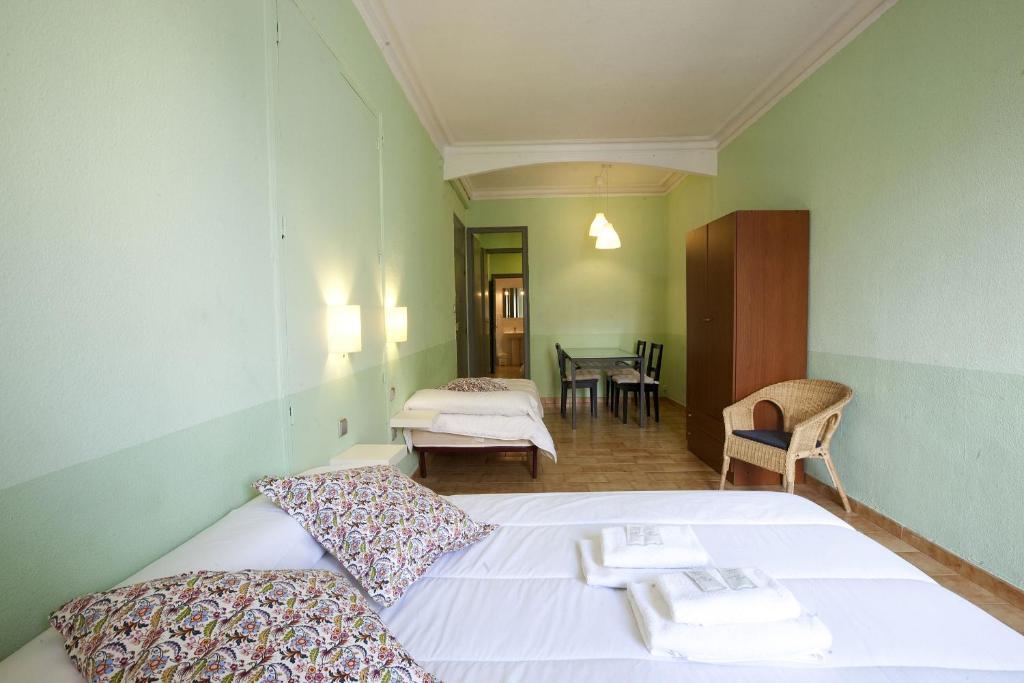 Hostal Agua Alegre Barcelona Zimmer foto