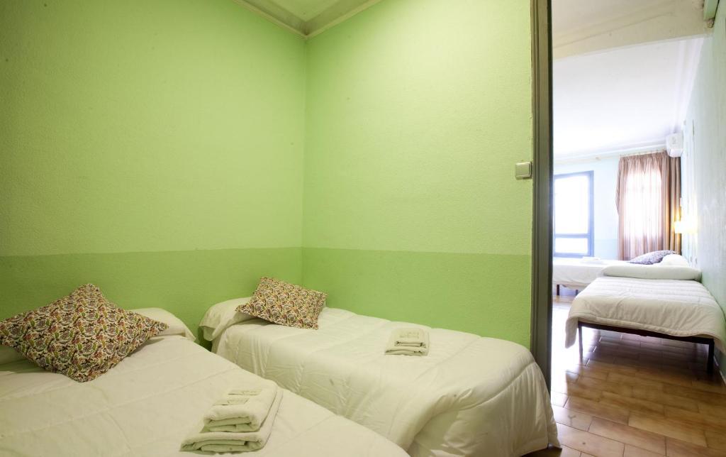 Hostal Agua Alegre Barcelona Zimmer foto