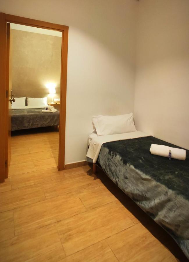 Hostal Agua Alegre Barcelona Exterior foto